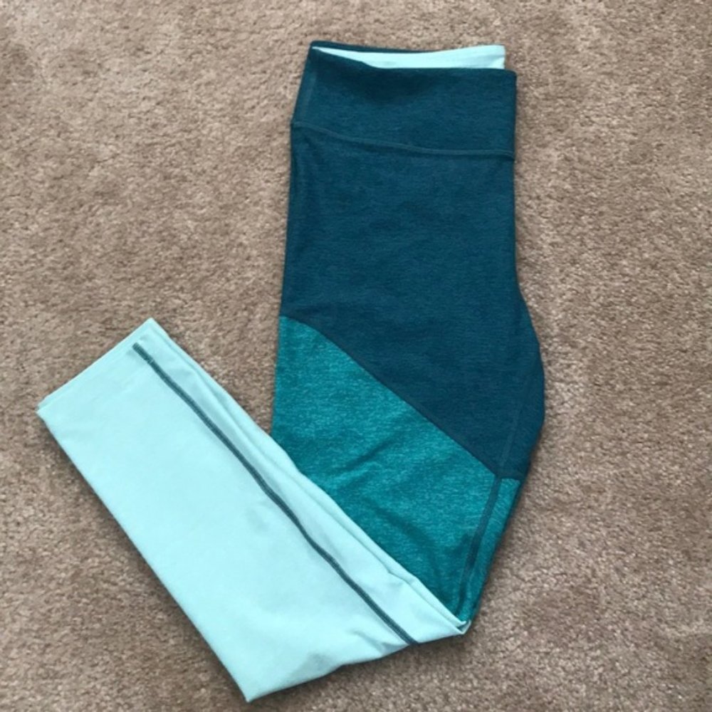 Outdoor Voices 7/8 Springs Leggings Size L